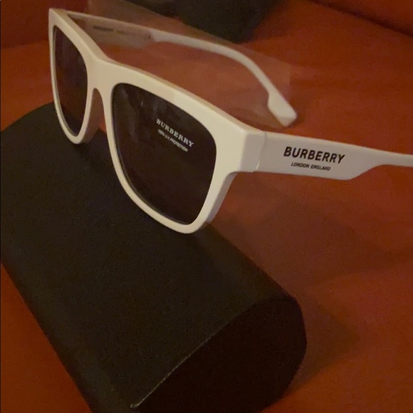 Brand new Burberry BE4293 White framed Sunglasses - Picture 2 of 3